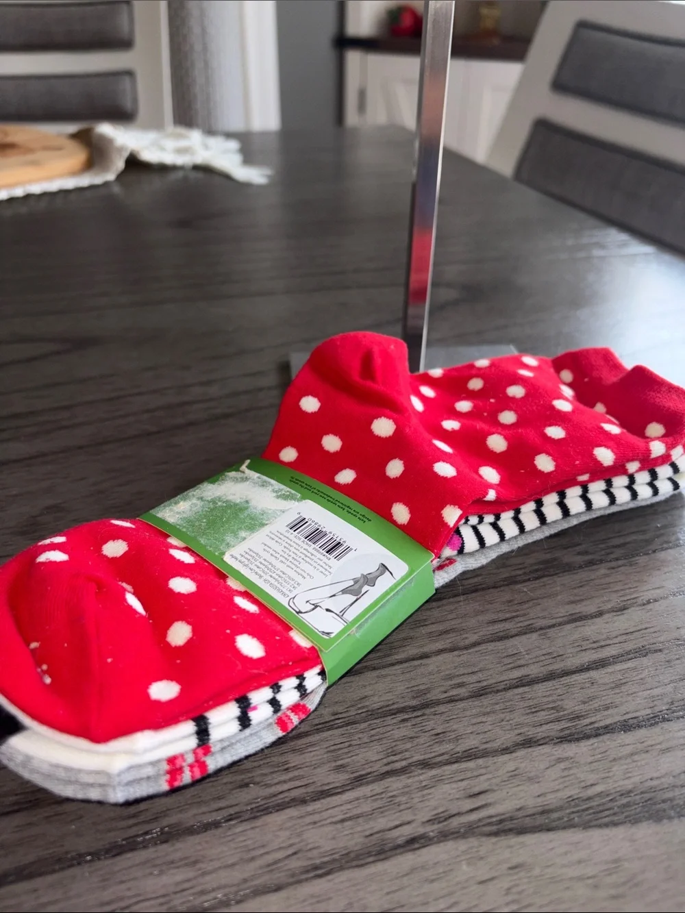 kate spade Gray Ankle Socks with Red Lip Motif